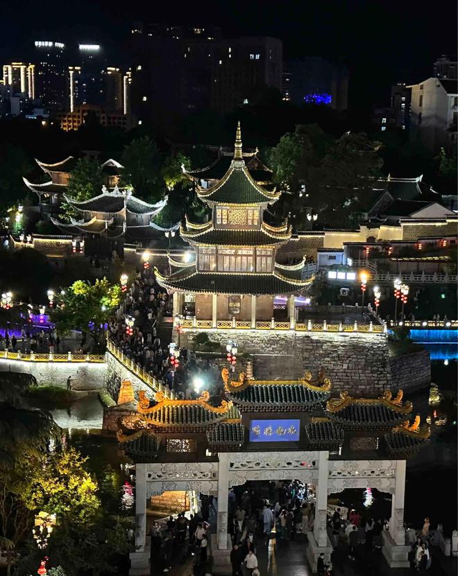 安排贵州五天四晚详细安排不踩雷！冰球突破