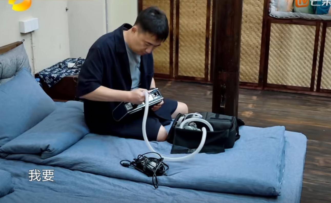 药曾被曝有心脏病55岁黄磊现状堪忧冰球突破豪华版睡前戴呼吸机每天一把(图6)