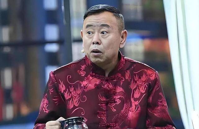 正师级待遇潘长江身上哪个标签是真的冰球突破游戏4个老婆全家移民享受(图4)