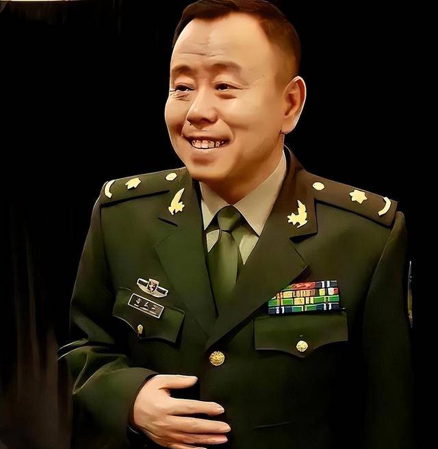 正师级待遇潘长江身上哪个标签是真的冰球突破游戏4个老婆全家移民享受(图5)